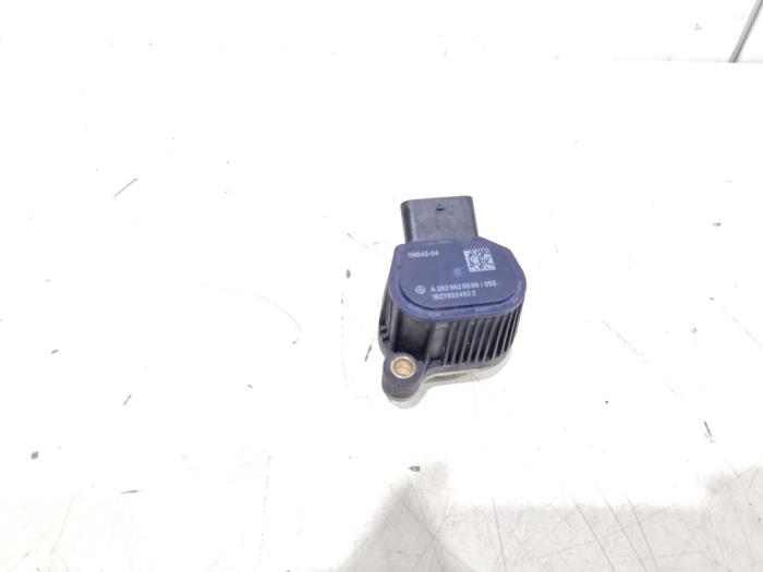 Gebruikte Nokkenas Sensor Mercedes A (177.0) 1.3 A-200 Turbo 16V Prijs € 19,00 Margeregeling aangeboden door GEJO Revisie & Onderdelen BV