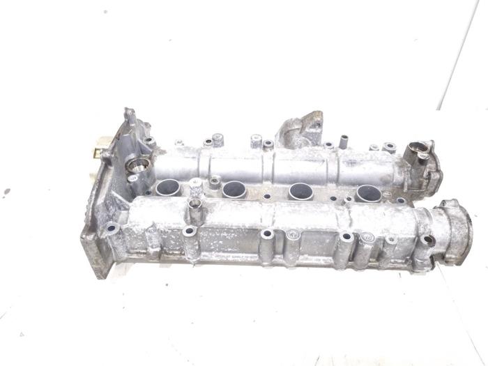 Gebruikte Nokkenashuis Volkswagen Passat Variant (3C5) Prijs € 200,00 Margeregeling aangeboden door GEJO Revisie & Onderdelen BV