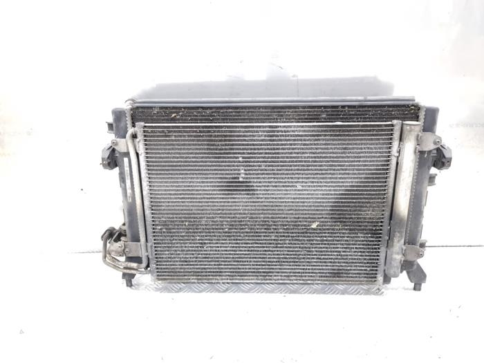 Gebruikte Radiateur Volkswagen Golf V (1K1) 1.4 TSI 122 16V Prijs € 24,00 Margeregeling aangeboden door GEJO Revisie & Onderdelen BV