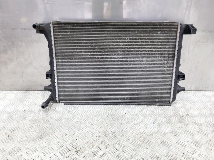 Gebruikte Radiateur Volkswagen Golf VII (AUA) 2.0 GTD 16V Prijs € 69,00 Margeregeling aangeboden door GEJO Revisie & Onderdelen BV