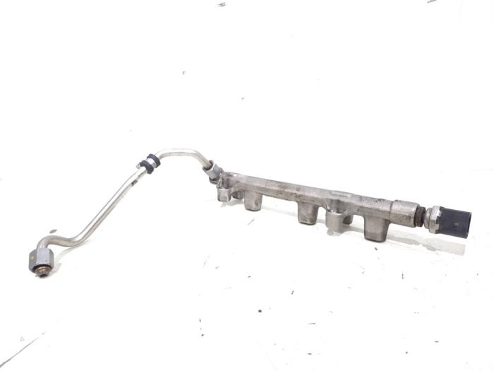 Gebruikte Verstuiver brug Volkswagen Golf VIII (CD1) 1.0 eTSI 12V Prijs € 34,00 Margeregeling aangeboden door GEJO Revisie & Onderdelen BV