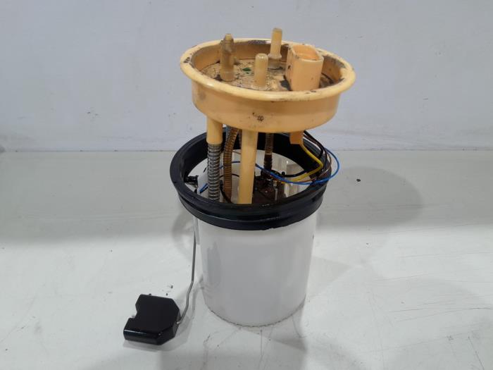 Gebruikte Tank element Pomp Skoda Rapid 1.6 TDI 16V Prijs € 39,00 Margeregeling aangeboden door GEJO Revisie & Onderdelen BV