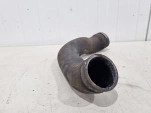 Intercooler Slang van een Mercedes-Benz Vito (639.7) 2.2 109 CDI 16V 2004