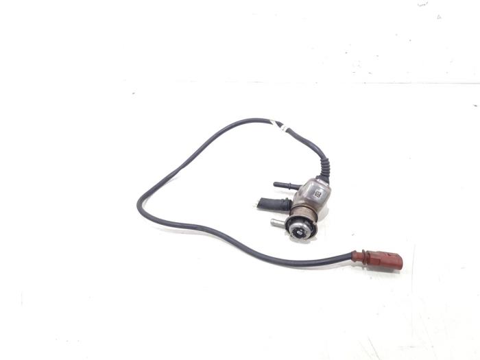 Gebruikte Injector adblue Audi A4 Avant (B9) 2.0 TDI 16V Prijs € 49,00 Margeregeling aangeboden door GEJO Revisie & Onderdelen BV