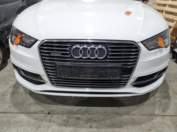 Gebruikte Voorbumper Audi A3 Sportback (8VA/8VF) 1.4 TFSI 16V e-tron Prijs € 550,00 Margeregeling aangeboden door GEJO Revisie & Onderdelen BV