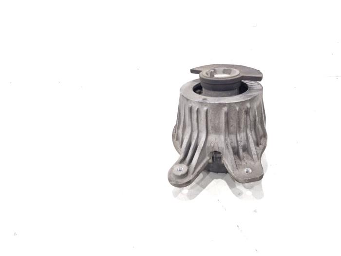 Gebrauchte Motorrubber Mercedes C Estate (S205) C-220d 2.0 Turbo 16V Preis € 19,00 Margenregelung angeboten von GEJO Revisie & Onderdelen BV