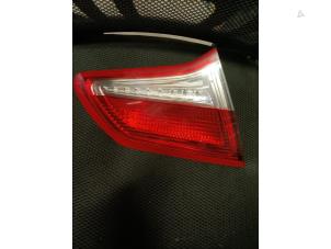 Gebruikte Achterklep reflector links Citroen C4 Berline (NC) 1.4 16V VTi Prijs € 30,00 Margeregeling aangeboden door DagParts