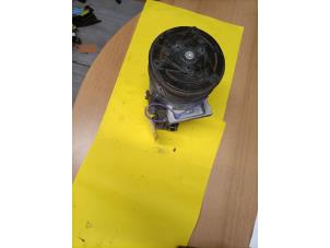 Gebruikte Aircopomp Renault Clio IV (5R) 1.2 TCE 16V GT EDC Prijs € 90,00 Margeregeling aangeboden door DagParts