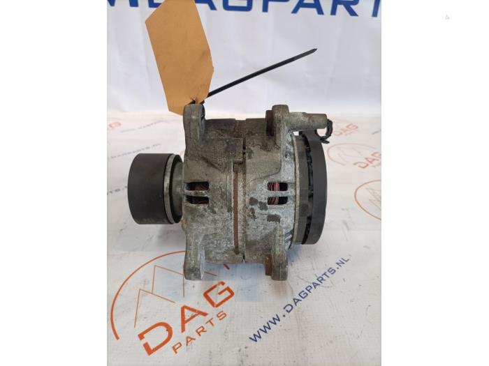 Gebruikte Dynamo Volkswagen Transporter/Caravelle T5 2.5 TDi Prijs € 90,00 Margeregeling aangeboden door Dag Parts