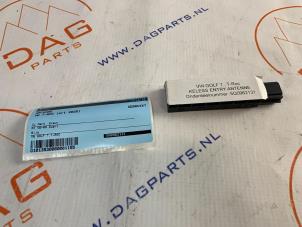 Gebruikte Antenne Volkswagen T-Roc I 1.5 TSI Evo BMT 16V Prijs € 5,00 Margeregeling aangeboden door DagParts