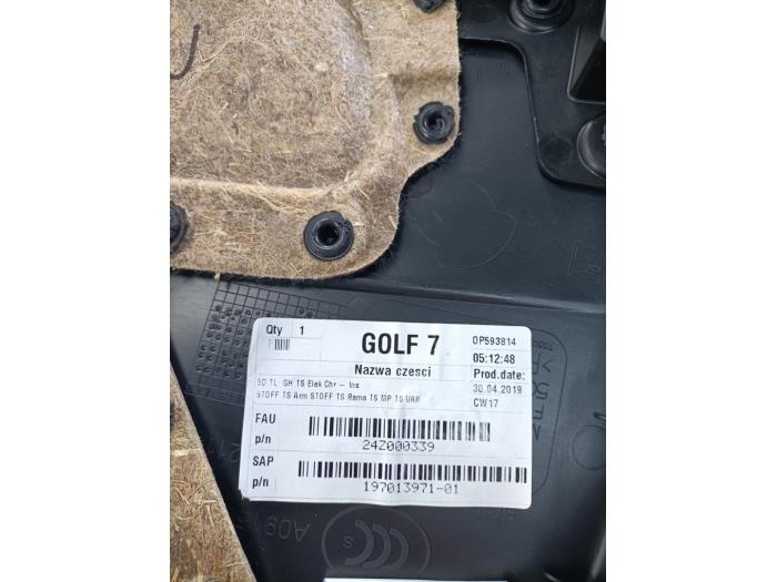 Portierbekleding 4Deurs links-achter van een Volkswagen Golf VII (AUA) 1.4 TSI 16V 2019