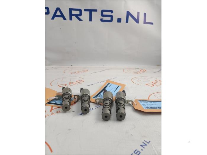 Gebruikte Sensor Nokkenas Volkswagen Passat Variant (3G5) 1.4 TSI GTE 16V Prijs € 24,00 Margeregeling aangeboden door Dag Parts