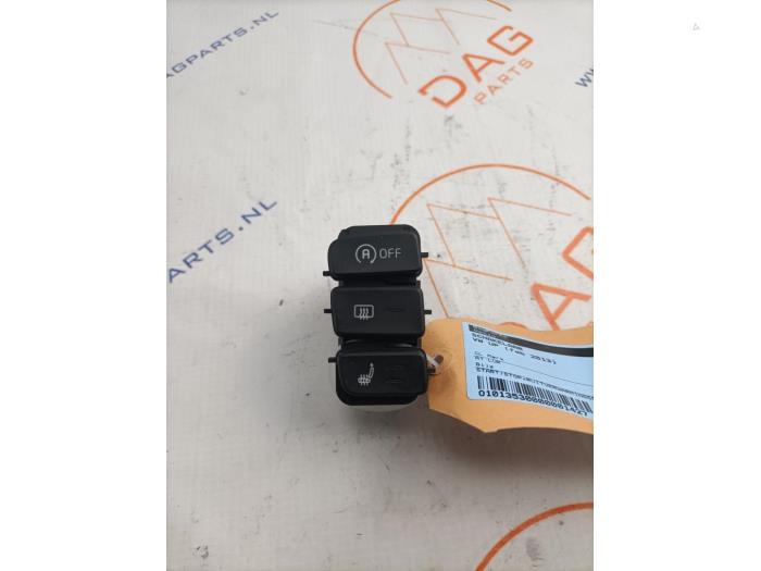 Gebruikte Schakelaar Volkswagen Up! (121) 1.0 12V 60 Prijs € 20,00 Margeregeling aangeboden door Dag Parts