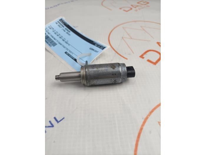 Gebruikte Nokkenas Sensor Volkswagen Golf VII (AUA) 2.0 GTI 16V Performance Package Prijs € 15,00 Margeregeling aangeboden door Dag Parts