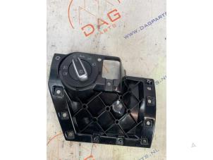 Gebruikte Licht Schakelaar Volkswagen Tiguan (5N1/2) 2.0 TDI 16V 4Motion Prijs € 25,00 Margeregeling aangeboden door DagParts