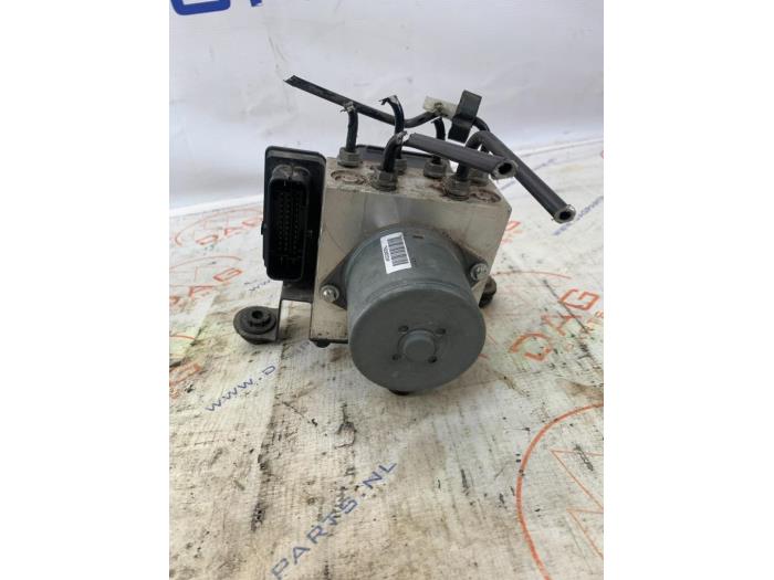 ABS Pomp van een Volkswagen Tiguan (5N1/2) 2.0 TDI 16V 4Motion 2016