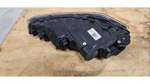 Gebruikte Koplamp rechts Volkswagen Polo VI (AW1) 1.0 TSI 12V BlueMotion Prijs € 300,00 Margeregeling aangeboden door DagParts