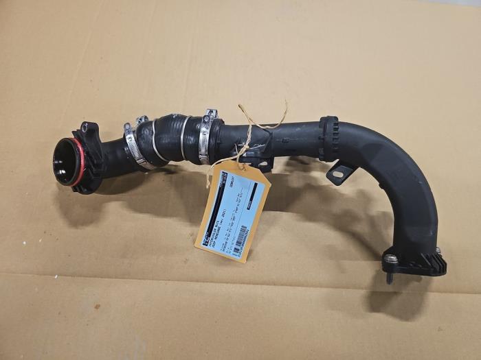 Gebruikte Intercooler Buis Jeep Renegade (BU) 1.3 4XE 240 16V Prijs € 60,00 Margeregeling aangeboden door Dag Parts