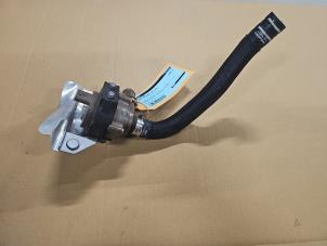 Gebruikte Waterpomp Jeep Renegade (BU) 1.3 4XE 240 16V Prijs € 200,00 Margeregeling aangeboden door DagParts