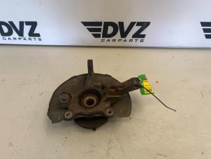 Gebruikte Fusee houder links-voor Mitsubishi ASX 1.6 MIVEC 16V Prijs € 69,99 Margeregeling aangeboden door DVZ Carparts