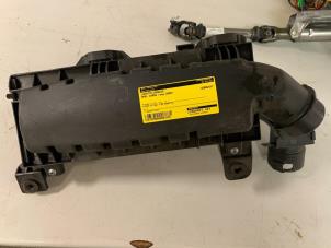 Gebruikte Luchtfilterhuis Opel Corsa F (UB/UH/UP) 1.2 Turbo 12V 100 Prijs € 30,00 Margeregeling aangeboden door DVZ Carparts