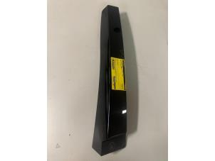 Gebruikte Stijlbekleding midden-links Volkswagen Up! (121) 1.0 12V 75 Prijs € 10,00 Margeregeling aangeboden door DVZ Carparts