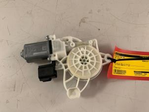 Gebruikte Portierruitmotor Ford Fiesta 7 1.1 Ti-VCT 12V 70 Prijs € 29,00 Margeregeling aangeboden door DVZ Carparts