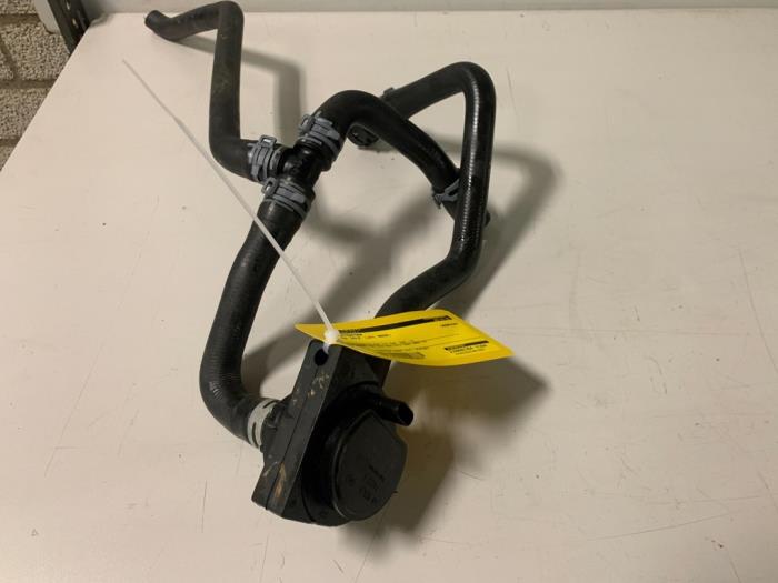 Gebruikte Waterpomp Volkswagen Golf VII (AUA) e-Golf Prijs € 39,99 Margeregeling aangeboden door DVZ Carparts
