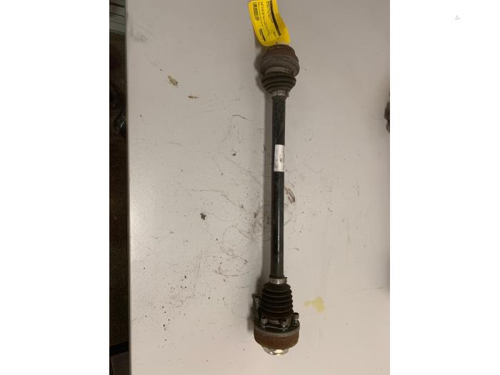 Gebruikte Aandrijfas rechts-achter Volkswagen Golf VII (AUA) 2.0 R 4Motion 16V Prijs € 8,00 Margeregeling aangeboden door DVZ Carparts