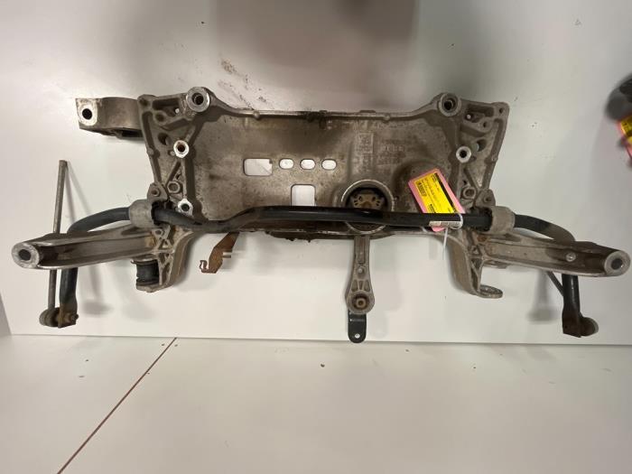 Gebruikte Subframe Volkswagen Passat Variant (365) 2.0 TDI 16V 140 Prijs € 50,00 Margeregeling aangeboden door DVZ Carparts
