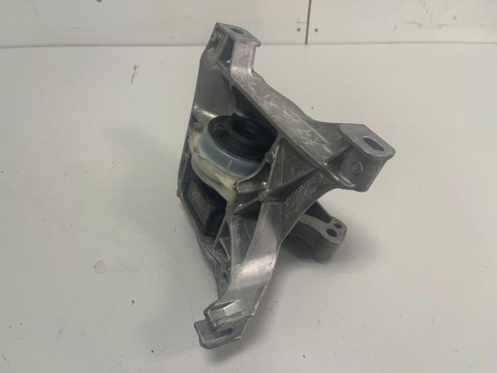Gebruikte Motorsteun Peugeot 308 SW (L4/L9/LC/LJ/LR) 1.5 BlueHDi 130 Prijs € 29,99 Margeregeling aangeboden door DVZ Carparts