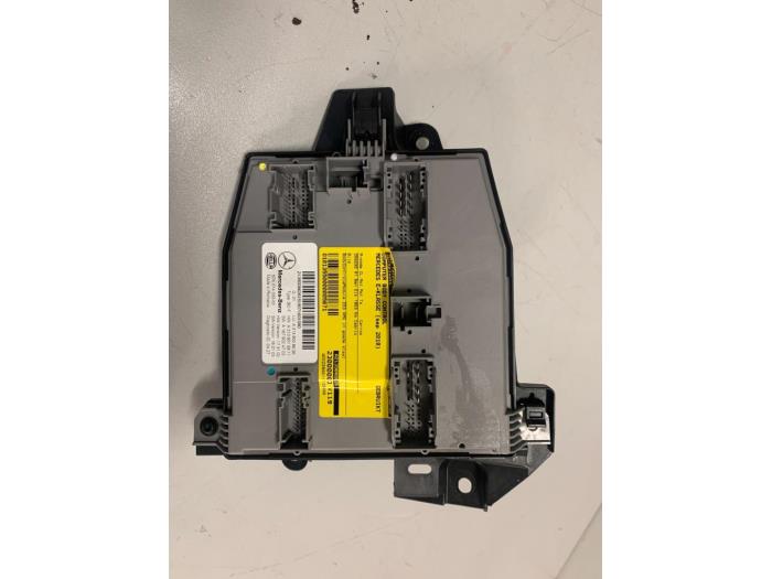 Gebruikte Computer Body Control Mercedes E AMG (R238) 3.0 E-53 AMG EQ Boost 24V 4-Matic+ Prijs € 125,00 Margeregeling aangeboden door DVZ Carparts