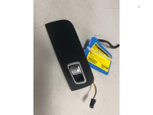 Gebruikte Ruit schakelaar elektrisch Mercedes E AMG (R238) 3.0 E-53 AMG EQ Boost 24V 4-Matic+ Prijs € 20,00 Margeregeling aangeboden door DVZ Carparts
