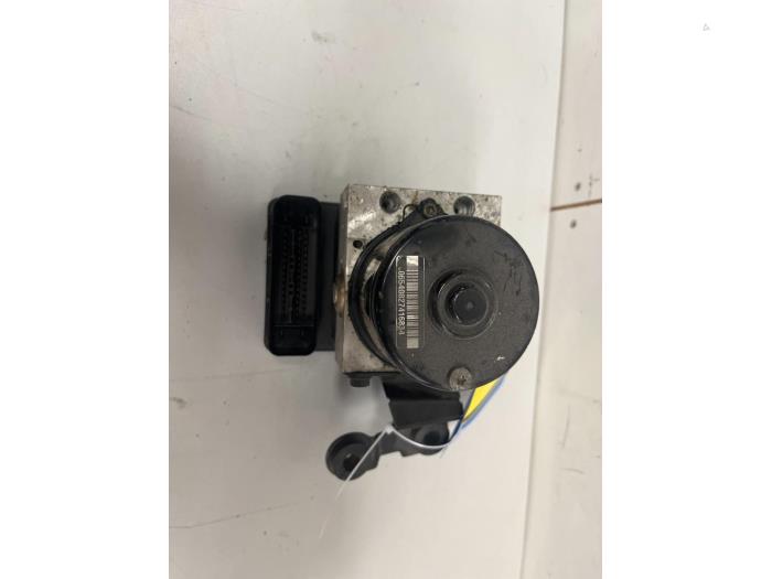 Gebruikte ABS Pomp Volkswagen Golf IV (1J1) 2.0 Prijs € 175,00 Margeregeling aangeboden door DVZ Carparts
