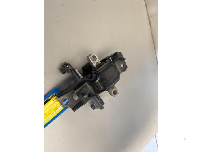 Gebruikte Motorsteun Volkswagen Polo IV (9N1/2/3) 1.2 Prijs € 19,99 Margeregeling aangeboden door DVZ Carparts