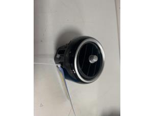 Gebruikte Luchtrooster Dashboard Mercedes C (W205) C-220d 2.0 Turbo 16V Prijs € 36,29 Inclusief btw aangeboden door DVZ Carparts