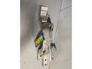 Gebruikte Frontdeel steun Mercedes C (W205) C-220d 2.0 Turbo 16V Prijs € 42,35 Inclusief btw aangeboden door DVZ Carparts