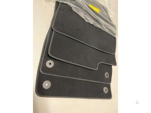 Gebruikte Matten Set Volkswagen ID.4 (E21) GTX 4Motion 77 kWh Prijs € 90,75 Inclusief btw aangeboden door DVZ Carparts