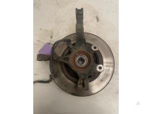 Gebruikte Fusee houder links-voor Opel Corsa F (UB/UH/UP) 1.2 12V 75 Prijs € 145,20 Inclusief btw aangeboden door DVZ Carparts