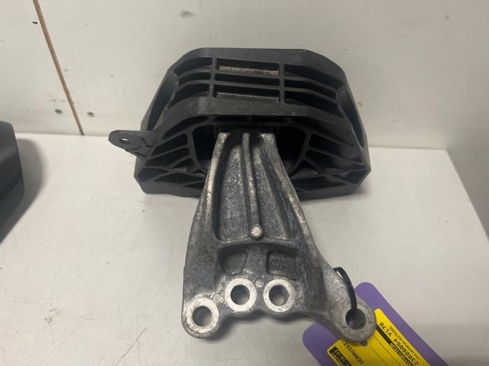 Gebruikte Motorsteun Opel Corsa F (UB/UH/UP) 1.2 12V 75 Prijs € 42,35 Inclusief btw aangeboden door DVZ Carparts
