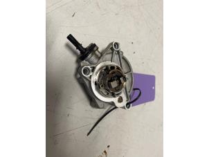 Gebruikte Oliepomp Opel Corsa F (UB/UH/UP) 1.2 Turbo 12V 100 Prijs € 75,00 Margeregeling aangeboden door DVZ Carparts