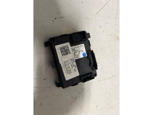 Gebruikte Regeleenheid schuifdak Audi A6 Avant (C8) 2.0 40 TDI Mild Hybrid Prijs € 163,35 Inclusief btw aangeboden door DVZ Carparts