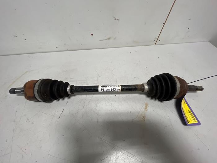 Gebruikte Aandrijfas links-voor Opel Corsa F (UB/UH/UP) 1.2 12V 75 Prijs € 55,00 Margeregeling aangeboden door DVZ Carparts