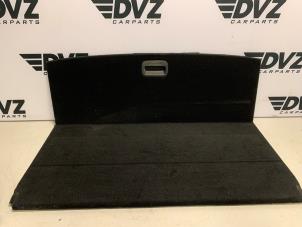 Gebruikte Vloerplaat bagageruimte Kia Sportage (QL) 1.6 CRDi 16V 136 Prijs € 89,99 Margeregeling aangeboden door DVZ Carparts