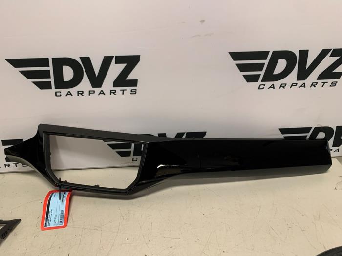 Dashboard sierlijst van een Seat Ibiza V (KJB) 1.5 TSI Evo 16V 2018