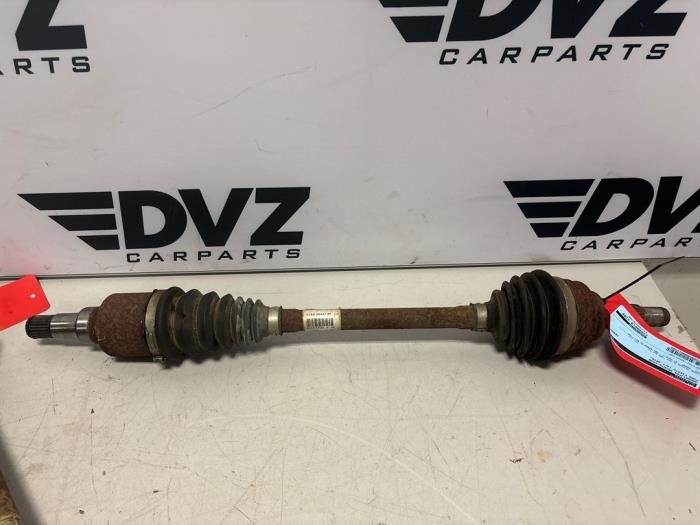 Gebruikte Aandrijfas rechts-voor Ford Fiesta 7 1.1 Ti-VCT 12V 70 Prijs € 125,00 Margeregeling aangeboden door DVZ Carparts