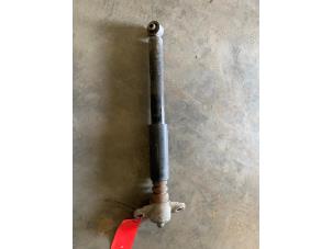 Gebruikte Schokdemper rechts-achter Kia Proceed (CD) 1.6 T-GDI 16V DCT Prijs € 49,99 Margeregeling aangeboden door DVZ Carparts
