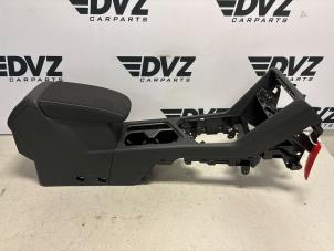 Gebruikte Middenconsoles Volkswagen Tiguan (AD1) 1.5 TSI 16V Evo BlueMotion Technology Prijs € 120,99 Inclusief btw aangeboden door DVZ Carparts