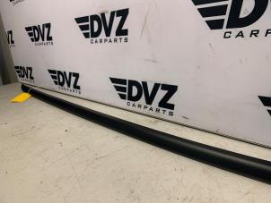 Gebruikte Roofrail links Ford Focus 4 Wagon 1.0 Ti-VCT EcoBoost 12V 125 Prijs € 75,00 Margeregeling aangeboden door DVZ Carparts