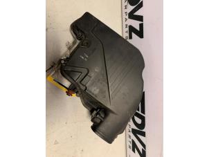 Gebruikte Luchtfilterhuis BMW B7 (F01/02) 4.4 V8 32V Bi-Turbo xDrive Prijs € 65,00 Margeregeling aangeboden door DVZ Carparts